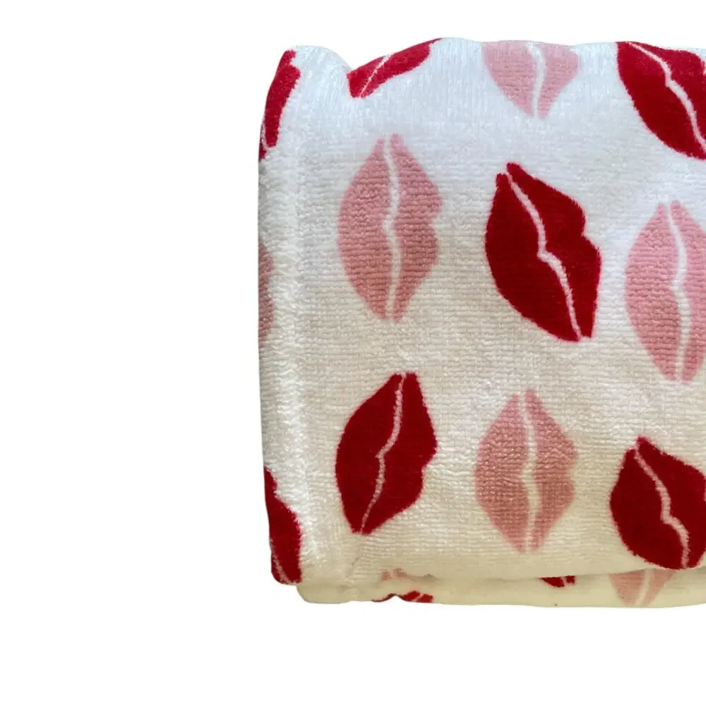 Rachel Zoe Valentine LIPS Hand Towels 18x28 Cotton Set of 2 Pink & Red NEW